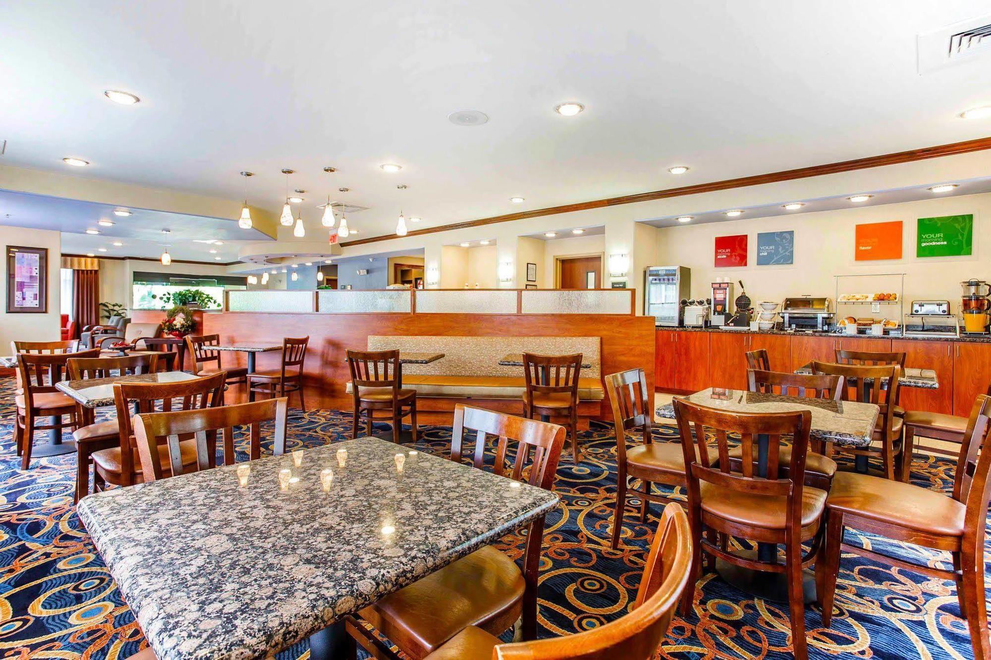 Comfort Suites At Kennesaw State University Екстериор снимка